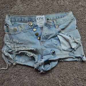 One teaspoon revolve light washed denim distressed shorts